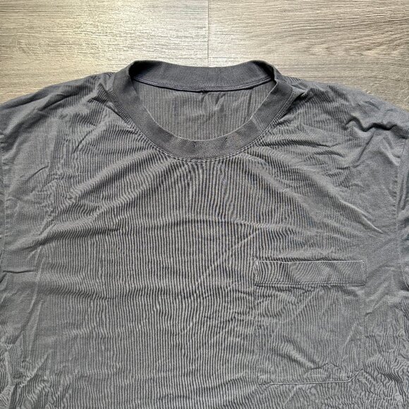 Lululemon Men's Fundamental Oversized Pocket T-Shirt - Grey - Picture 3 of 6